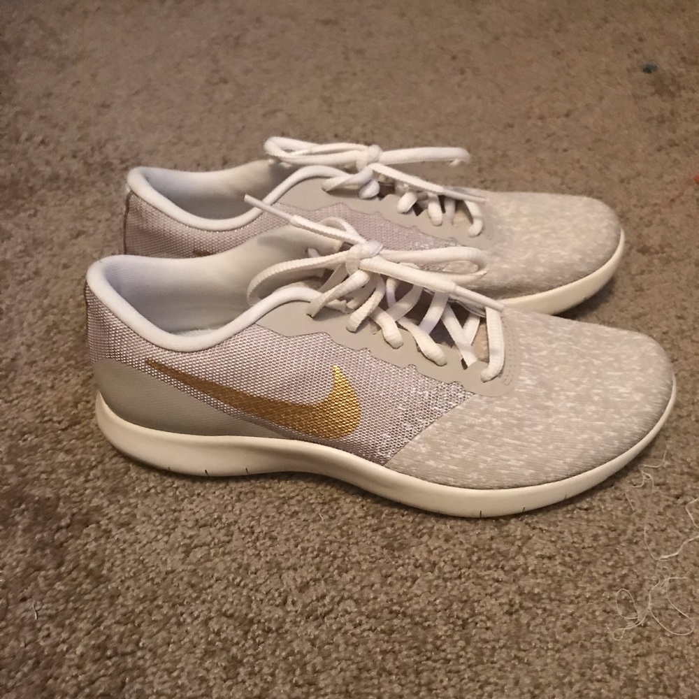 Women’s Nike sneakers